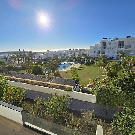 Nice 2 Bedroom Bali Apartment With Sea Views Torrevieja Exteriér fotografie