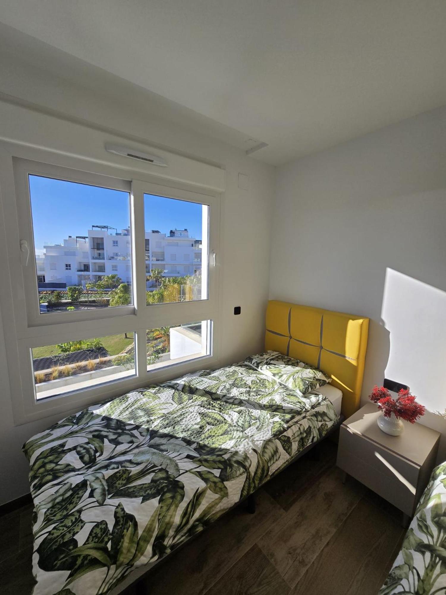 Nice 2 Bedroom Bali Apartment With Sea Views Torrevieja Exteriér fotografie