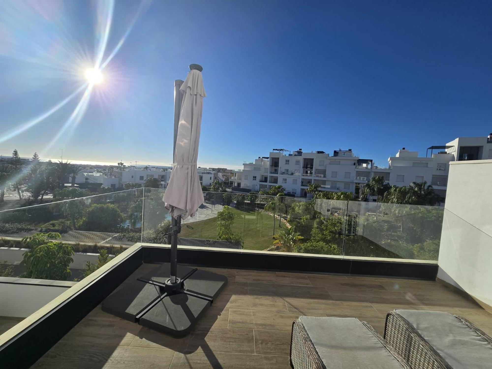 Nice 2 Bedroom Bali Apartment With Sea Views Torrevieja Exteriér fotografie