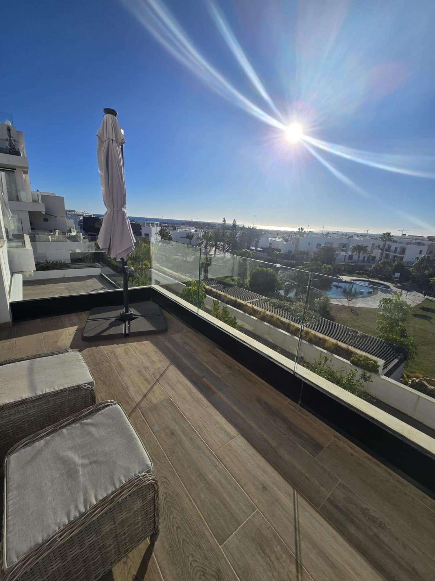 Nice 2 Bedroom Bali Apartment With Sea Views Torrevieja Exteriér fotografie